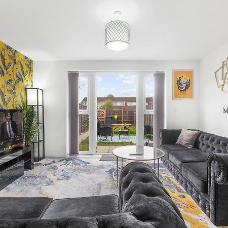 Luxury 2 Bed House City Centre ✘ Bbq & Garden ☆ Family Friendly→ Swingball & Outdoor Furniture - Free Parking → With 50 Inch Smart Tv, Free Netflix & Wifi ✘ Comfy Seating Area - By Maevela Бирмингем Экстерьер фото