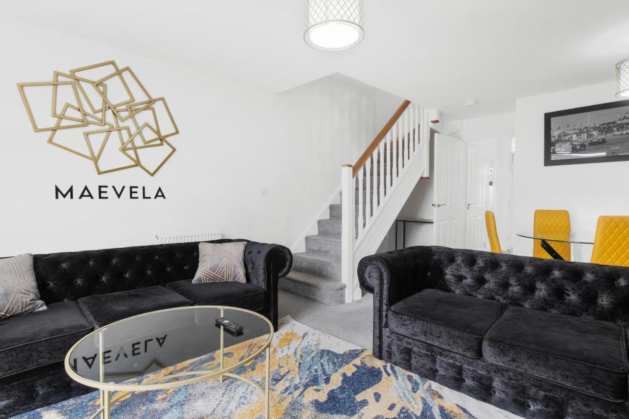 Luxury 2 Bed House City Centre ✘ Bbq & Garden ☆ Family Friendly→ Swingball & Outdoor Furniture - Free Parking → With 50 Inch Smart Tv, Free Netflix & Wifi ✘ Comfy Seating Area - By Maevela Бирмингем Экстерьер фото